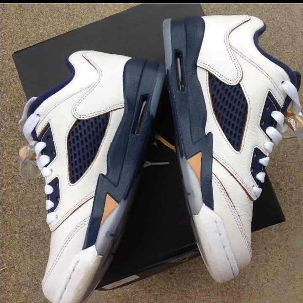 Jordan Sneakers - Picture 4 of 4